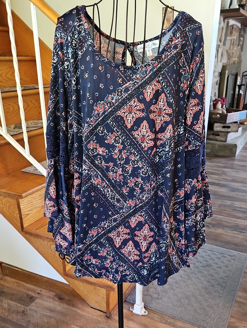 👚STEM & VINE Boho Navy Floral Patchwork Bell-Sleeve Women's Top